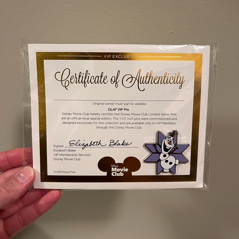 Disney Olaf VIP Pin with Certificate